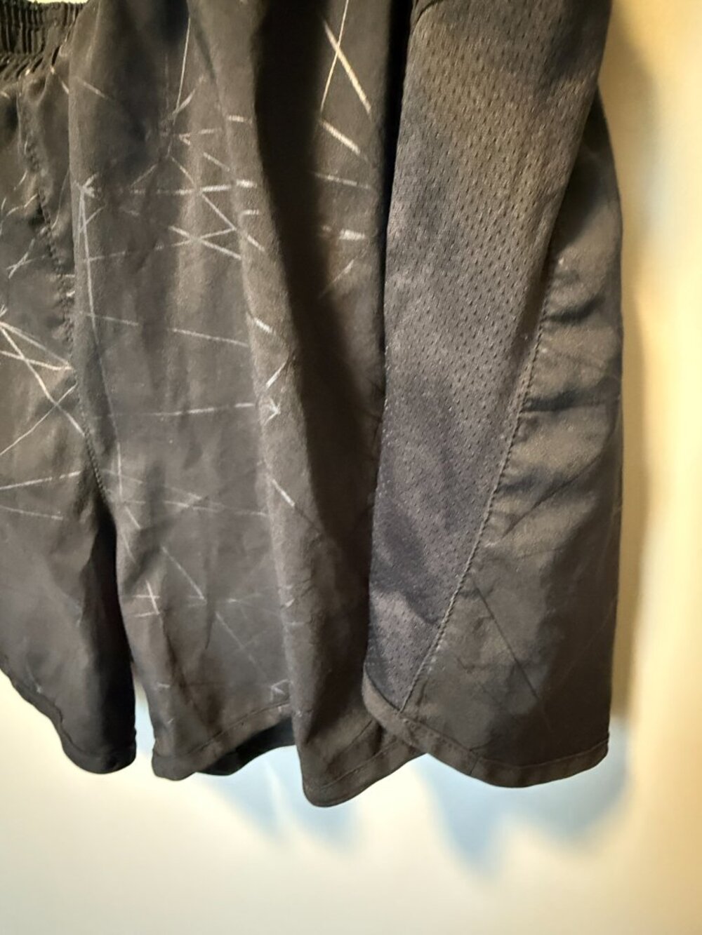 Old Navy Active Wear Shorts - L - Picture 2 of 3